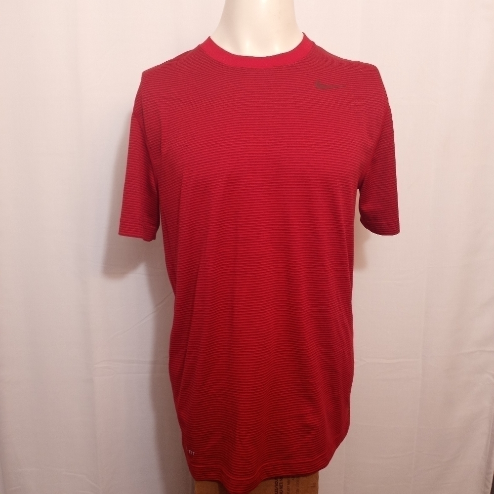 NIKE Red & Black Short Sleeve Dri-Fit T-shirt Men's Size Medium